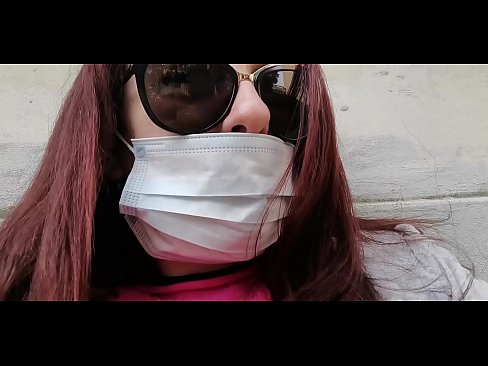 ❤️ Η Νικολέτα εκδικείται τον γείτονά της και κατουράει στο γκαράζ του (Ειδικό Covid19 Ιταλική καραντίνα) Πόρνο fb