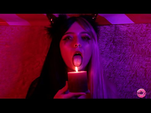 ❤️ Μια παθιασμένη πίπα από ένα σέξι Succubus με ένα σπέρμα στο στόμα της. Πόρνο fb